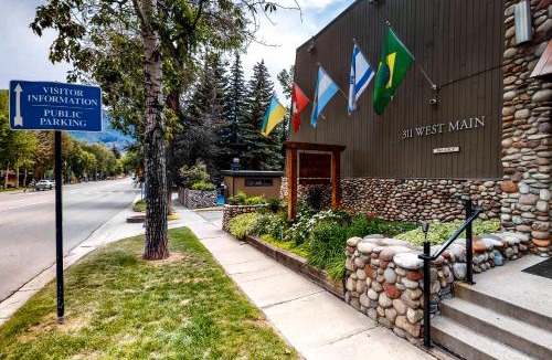 West End House | Aspen Mountain Lodge
