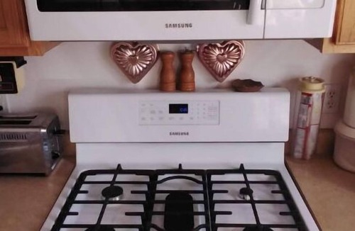 Grand Junction House | ATTN TRAVELING PROFESSIONAL, room for rent long term.
