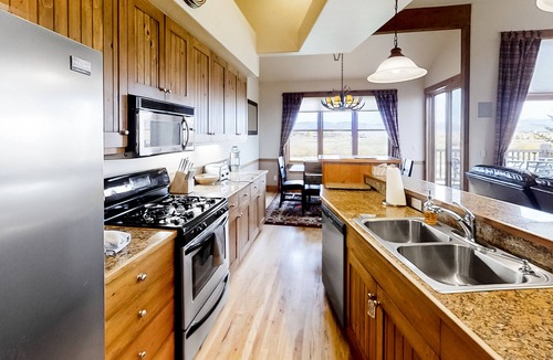Grand Elk Ranch House | Attractive & Spacious Countryside Home w/Firepit, Private W/D, Free WiFi, Patio