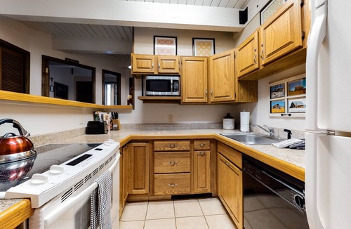 Steamboat Springs House | Attractive Townhouse Close to Lift w/Private Washer/Dryer, WiFi, Deck, Fireplace