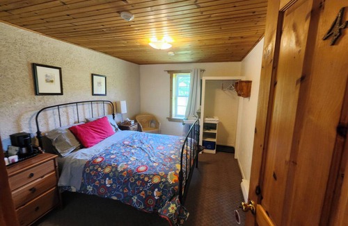 Sutton House | Auberge Schweizer