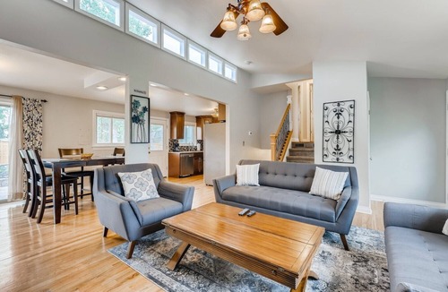 Sable Altura Chambers House | Aurora Home near-UCHealth Anschutz Medical Campus and Denver Airport