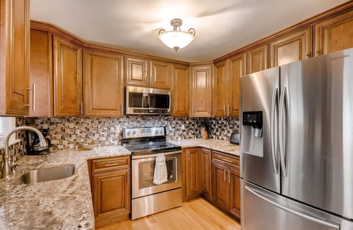 Sable Altura Chambers House | Aurora Home near-UCHealth Anschutz Medical Campus and Denver Airport