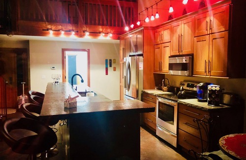 Grayling Cottage | AuSable Luxury Accommodation!