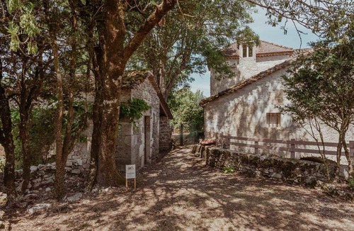 Trespoux-Rassiels Apartment | Authentic charming gite in Cahors