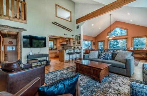Alma Apartment | Awesome 6Bed/4Bth MT Cabin, Hot Tub/Views
