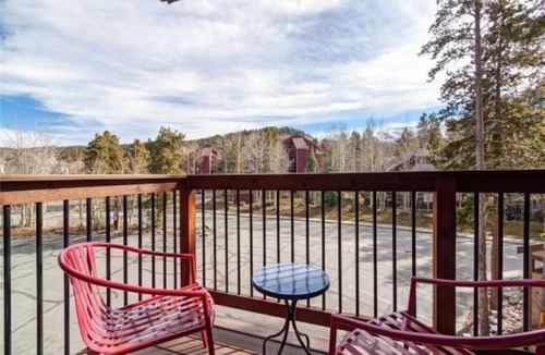 Warrior's Mark Condo | Awesome Location - Short Walk to Mountain and Town!