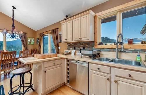 Windcliff Estates House | Awestruck Luxury Vacation Home at Windcliff