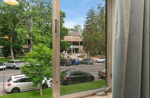 Old Town Condo | Azure Suite | Walkable Old Town Condo w/Park View