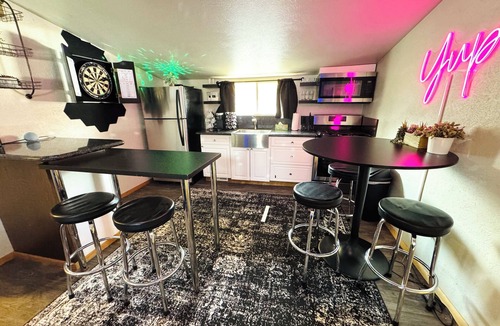 Sunnyside House | Bachelor HQ: Game Room, Hot Tub, Patio, 3 Kitchens, 420ok. 4th Night FREE!