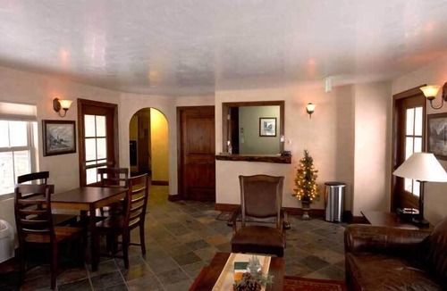Norwood Hotel | BackCountry Inn