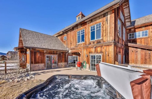 Grand Elk Ranch House | Barnwood Beauty- Luxury Familiy & Pet Friendly Granby Mountain Retreat