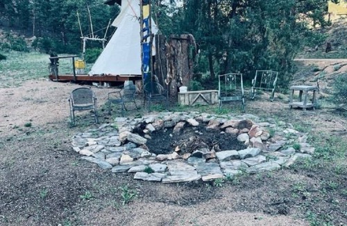 Pine Cabin | Base Camp 126 Cabin CLOSED FOR BUSINESS UNTIL MAY 2026.