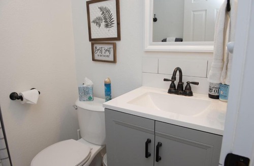 Oregon Water Wonderland Ski Chalet | Basecamp Suite