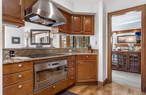 Beaver Creek Condo | BC Lodge at Covered Bridge with Pool, Hot Tub, Fitness Room, Fireplace, AC