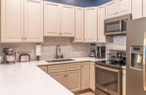 Avon Condo | BC West: Renovated, Modern 3BR Avon condo-close to BC/Vail/Free Skier Shuttle