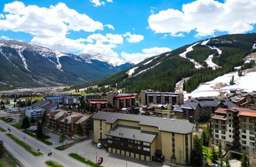 Copper Mountain Village Apartment | BE410 Bridge End Pet Friendly condo