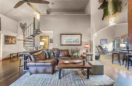 Copper Mountain Village Apartment | BE410 Bridge End Pet Friendly condo