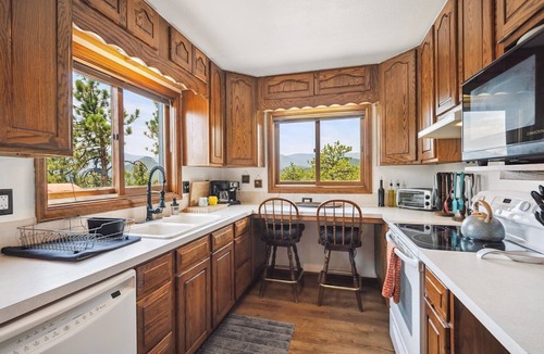 Bailey Cabin | Bear Cabin - 10 Acres - Hot Tub