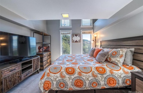 Steamboat Springs House | Bear Claw 402 - Ski-in Ski-out Condo!