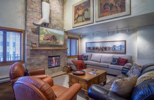 Steamboat Springs Apartment | Bear Claw 615 - Ski-in Ski-out Condo!
