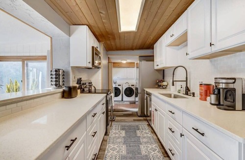 Skyway House | Bear Creek Retreat! Private BBQ AC Best Location