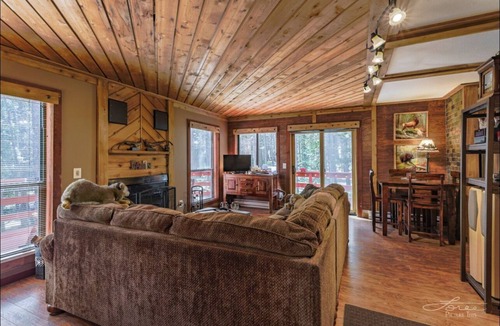 Saint Mary's House | BEAR PARK CABIN, glacier, lakes, fishing & hiking, ATV trails!