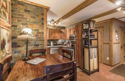 Saint Mary's House | BEAR PARK CABIN, glacier, lakes, fishing & hiking, ATV trails!