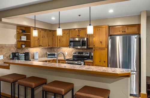 Steamboat Springs Condo | Bear Tracks, New Rental, Completely Updated, Close to Bus Line!