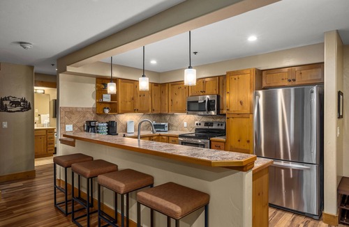 Steamboat Springs Condo | Bear Tracks, New Rental, Completely Updated, Close to Bus Line!