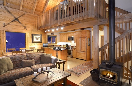 Crested Butte House | Bear Vista/Ideal Log Home with Endless Views! 5 Bedroom With Hot Tub!