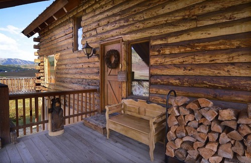 Crested Butte House | Bear Vista/Ideal Log Home with Endless Views! 5 Bedroom With Hot Tub!