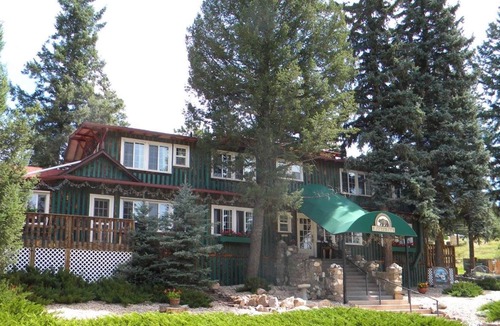 Evergreen Meadows Bed & Breakfast | Bears Inn Mountain Retreat