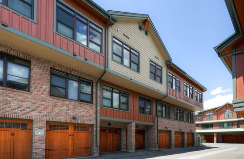 Frisco Condo | Beautiful 2 bedroom plus den close to Main Street, Frisco!