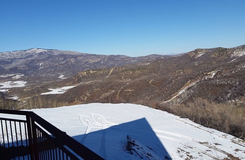 Collbran House | Beautiful 2700 SF Mountain Log Home-Snowmobile/Hunting/Skiing/Hiking Paradise