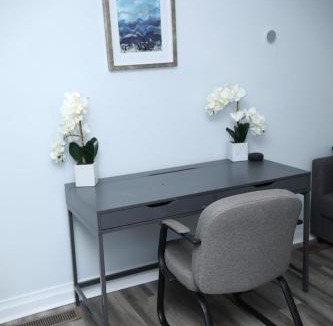Almont Apartment | Beautiful 2BD Apt Jamesway in West End Area!
