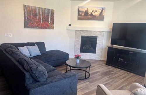 Parker House | Beautiful 3 Bedroom 2 and a half bath home in Parker. Sleeps 8