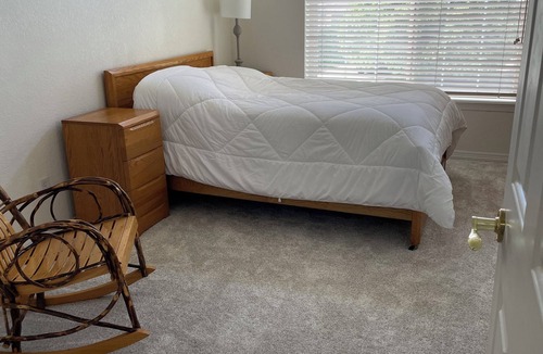 Thornton House | Beautiful 4 bedroom home-room to spread out!
