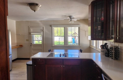 Gypsum House | Beautiful 5 bedroom home w/access to hot tub/pool 25 mins to Glenwood or Vail!