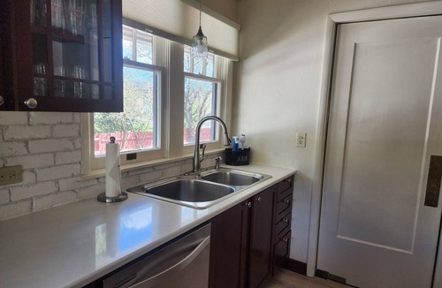 Gypsum House | Beautiful 5 bedroom home w/access to hot tub/pool 25 mins to Glenwood or Vail!