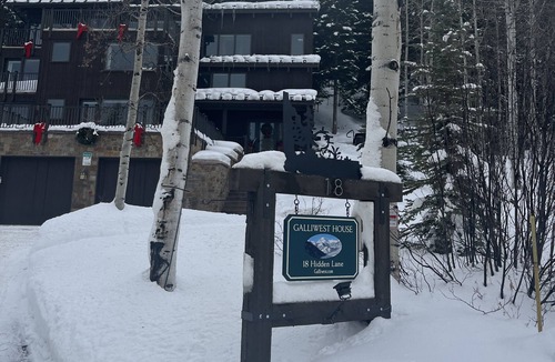 Snowmass Village House | Beautiful 6BR house on Snowmass mountain w easy access to ski in and out