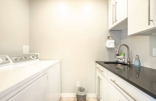 Peregrine House | Beautiful and Private Guest Apartment - Close to USAFA & Garden of the Gods!