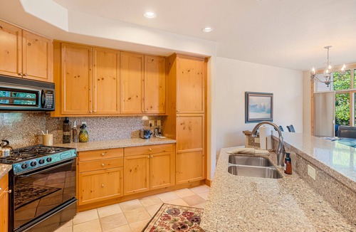 Steamboat Springs House | Beautiful & bright townhome w/shared pool, hot tub & winter shuttle to lifts