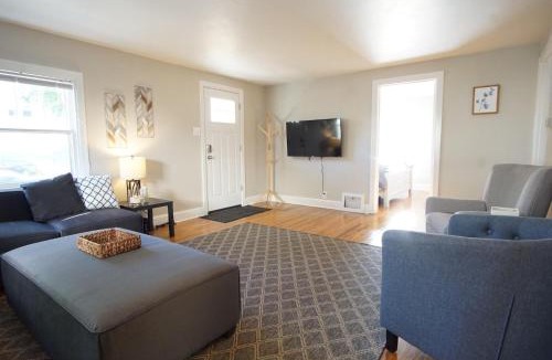 Greeley Apartment | Beautiful Bungalow Next to UNC - Free Cruiser Bikes!