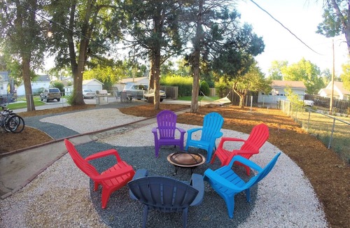 Greeley Apartment | Beautiful Bungalow Next to UNC-FREE Cruiser Bikes!