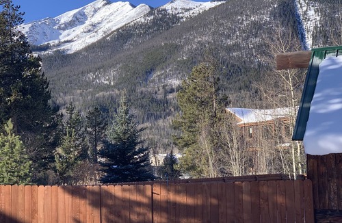 Frisco House | Beautiful Cabin in Frisco. Walk to town. Bike and ski from the front door.