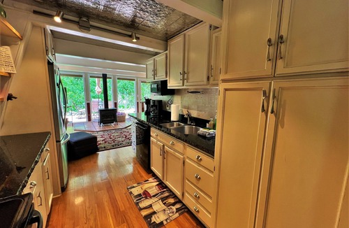 Dalton Ranch Cabin | Beautiful Cabin in the Woods, 3 Miles to Ski, Private Hot Tub, Pet Friendly