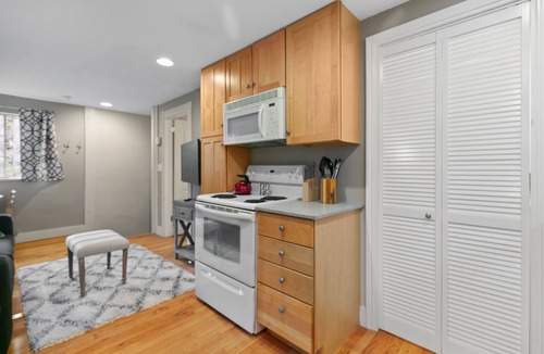 Cheesman Park House | Beautiful Carriage House - Near Botanical Gardens-On site parking