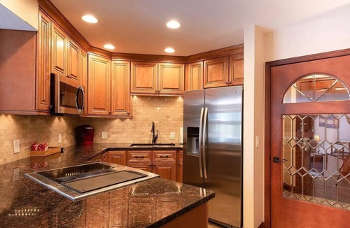 Old Town House | Beautiful Condo - Riverfront-Slopeside-Walk to Resort-On Bus Route