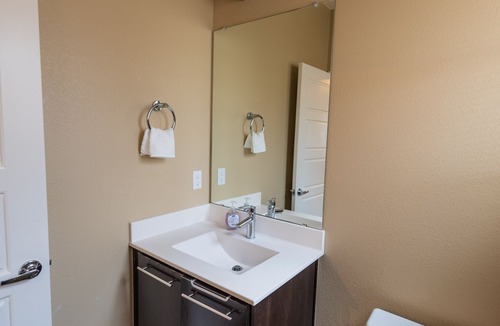 Northridge House | Beautiful Contemporary -3 Level Home@best location